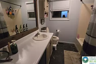 2013 Woodside Ct, Salisbury Township, PA 18103 - Photo 5