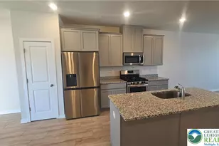 7616 Clayton Ave, Upper Saucon Township, PA 18036 - Photo 11