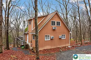 149 Regent St, Bushkill, PA 18324 - Photo 1