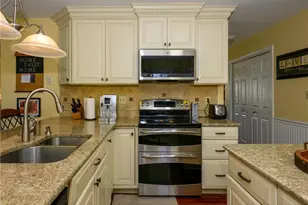 2581 Prince Dr, North Whitehall Township, PA 18037 - Photo 9