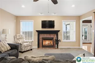 5529 Summit St, Whitehall Township, PA 18052 - Photo 5