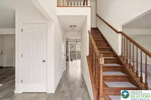 225 Swan Ct, Middle Smithfield, PA 18302 - Photo 3