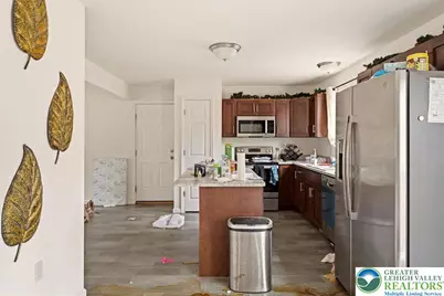 225 Swan Court, Middle Smithfield, PA 18302 - Photo 7