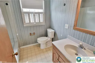 2246 Barrington Road, Bethlehem City, PA 18018 - Photo 37