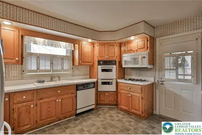 2246 Barrington Road, Bethlehem City, PA 18018 - Photo 15