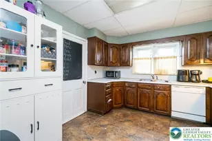 1037 Seneca St, Fountain Hill Boro, PA 18015 - Photo 11