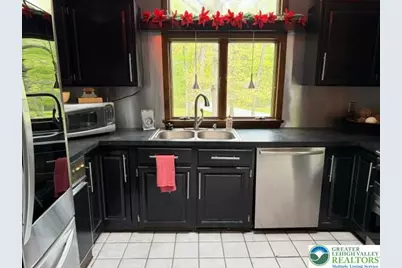 2253 Skyline Drive, Washington Township, PA 18080 - Photo 7