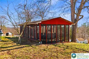 407 Jones St, Portland Boro, PA 18343 - Photo 3