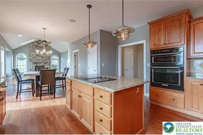 4123 Wyndemere Circle E, Lowhill Township, PA 18078 - Photo 17