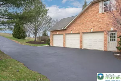 4123 Wyndemere Circle E, Lowhill Township, PA 18078 - Photo 7