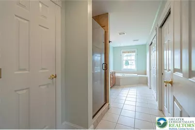 4123 Wyndemere Circle E, Lowhill Township, PA 18078 - Photo 37