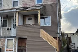 208 Bowe St, Tamaqua Boro, PA 18252 - Photo 1
