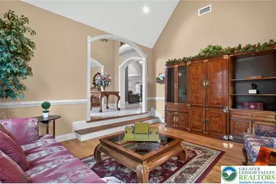 45 Crest Boulevard, Palmer Twp, PA 18045 - Photo 5