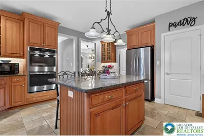 45 Crest Boulevard, Palmer Twp, PA 18045 - Photo 9