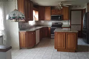 1755 Peachtree Cir, Whitehall Township, PA 18052 - Photo 3