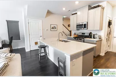 7536 Clayton Avenue, Coopersburg Boro, PA 18036 - Photo 5