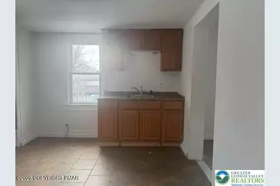 16 E Main Street, Pen Argyl, PA 18072 - Photo 7