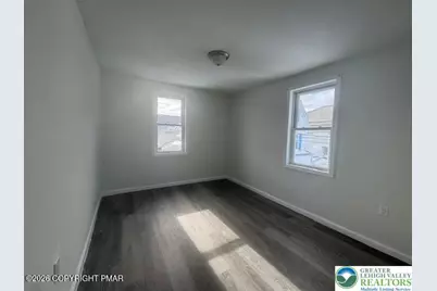 16 E Main Street, Pen Argyl, PA 18072 - Photo 9