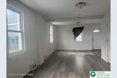 16 E Main Street, Pen Argyl, PA 18072 - Photo 5