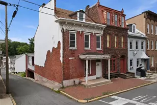 622 Mahantongo St, Pottsville, PA 17901 - Photo 3