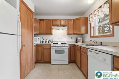 7225 Winnebago Drive, Coolbaugh Twp, PA 18347 - Photo 9