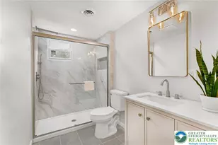 427 Walnut Dr, Lehigh Township, PA 18067 - Photo 9