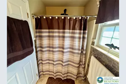 1942 Vintage Drive, Bethlehem Township, PA 18045 - Photo 9