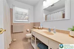 2740 Stonewood Dr, Hanover Twp, PA 18017 - Photo 17