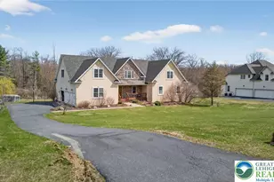 210 Sonny Dr, Bushkill Twp, PA 18091 - Photo 3