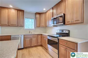 1057 Decatur St, Bethlehem, PA 18017 - Photo 5