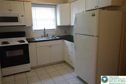 2754 Suzanne Way, Hanover Twp, PA 18109 - Photo 7