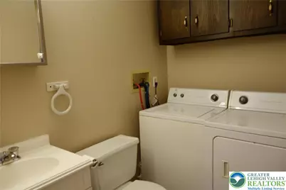 2754 Suzanne Way, Hanover Twp, PA 18109 - Photo 9