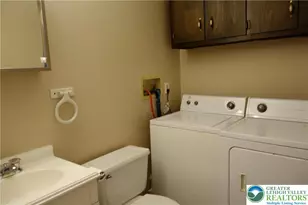 2754 Suzanne Way, Hanover Twp, PA 18109 - Photo 9