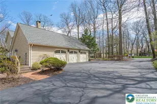 6145 Woodledge Dr, Upper Macungie Township, PA 18069 - Photo 5