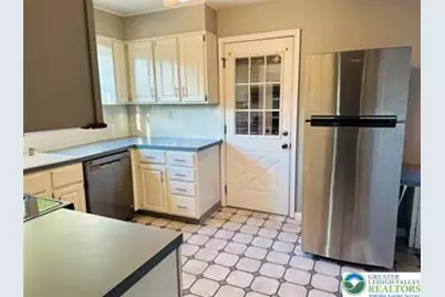 4208 Windsor Drive, South Whitehall Township, PA 18104 - Photo 13