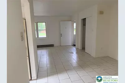 1818 W Livingston Street #1st floor, Allentown City, PA 18104 - Photo 9