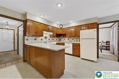 5292 Hanover Drive, Lower Macungie Township, PA 18106 - Photo 15