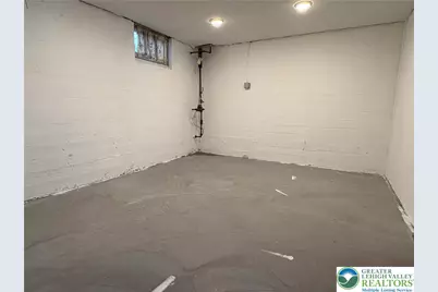 754 E Washington Avenue, Bethlehem City, PA 18017 - Photo 9