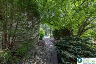 4634 Ashley Ln, Hanover Twp, PA 18017 - Photo 7