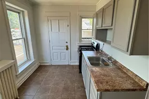 31 N 12th St, Allentown City, PA 18101 - Photo 3