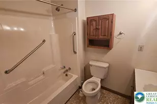 2312 4th St, Wilson, PA 18042 - Photo 33