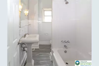 1827 Washington Boulevard, Wilson, PA 18042 - Photo 13
