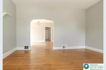 1827 Washington Boulevard, Wilson, PA 18042 - Photo 3