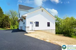 4740 Hillcrest Ln, Whitehall Township, PA 18052 - Photo 5