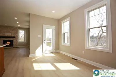 4740 Hillcrest Lane, Whitehall Township, PA 18052 - Photo 13