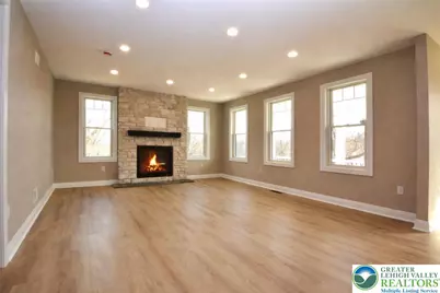 4740 Hillcrest Lane, Whitehall Township, PA 18052 - Photo 9