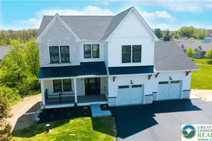 4740 Hillcrest Ln, Whitehall Township, PA 18052 - Photo 3