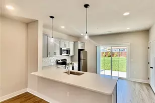 1411 Greenview Dr, Bethlehem City, PA 18018 - Photo 5