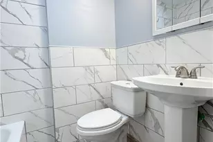 2074 Baker Dr, Allentown City, PA 18103 - Photo 11