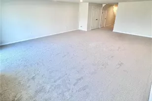 1077 Meadowlark Dr, Upper Macungie Township, PA 18051 - Photo 17